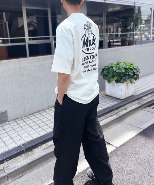 MACK TRUCKS（マックトラックス）の「【MACK TRUCKS】HEVYWEIGHT S/S TEE  8.1オンス  ヘビーウェイト 半袖 Tシャツ（Tシャツ/カットソー・メンズ・ネイビー/ブラック/ナチュラル・L/XL/M）」の9枚目の写真