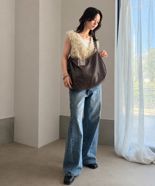 Java(ジャバ)の「《JaVaジャバコラボ》軽量×大容量◎ラフにキマる上質感。BIGフェイクレザーワンショルダーバッグ(ユニセックス)(ショルダーバッグ・レディース・シルバー/ブラウン/ブラック・ONE SIZE)」の19枚目の写真