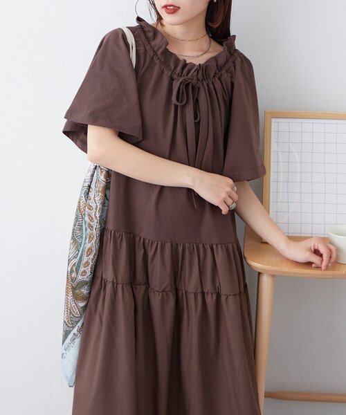 CIAOPANIC TYPY（チャオパニックティピー）の「襟ギャザー布帛ドッキングワンピース（ワンピース・レディース・ブラウン/グレー系その他/ブラック・MEDIUM/SMALL）」の3枚目の写真