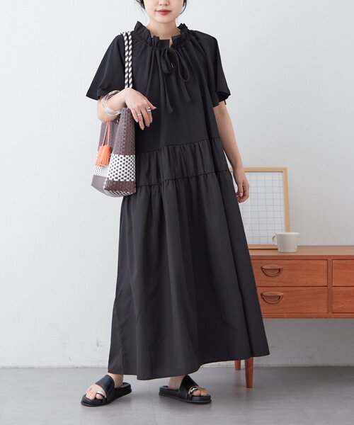 CIAOPANIC TYPY（チャオパニックティピー）の「襟ギャザー布帛ドッキングワンピース（ワンピース・レディース・ブラウン/グレー系その他/ブラック・MEDIUM/SMALL）」の2枚目の写真