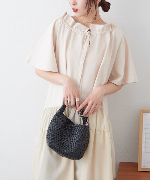 CIAOPANIC TYPY（チャオパニックティピー）の「襟ギャザー布帛ドッキングワンピース（ワンピース・レディース・ブラウン/グレー系その他/ブラック・MEDIUM/SMALL）」の4枚目の写真