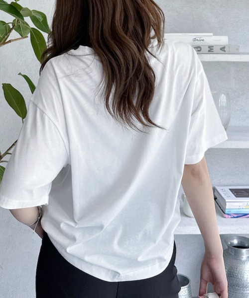 umune(ウムネ)の「Tシャツ 半袖 フロントロゴ WAVEロゴ ビッグシルエット オーバーサイズ クルーネック カットソー トップス カジュアル 夏(Tシャツ/カットソー・レディース・ブラック/杢グレー/オフホワイト・FREE)」の8枚目の写真