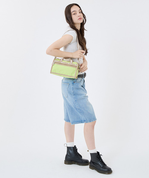 LeSportsac(レスポートサック)の「MINI DUFFEL CROSSBODY スペクテイターライム/ボーン(ショルダーバッグ・レディース・グリーン・FREE)」の2枚目の写真