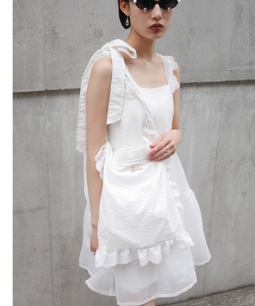 HONEY MI HONEY（ハニーミーハニー）の「cotton frill rose apron tote bag（トートバッグ・レディース・レッド/ピンク/ホワイト・FREE）」の2枚目の写真