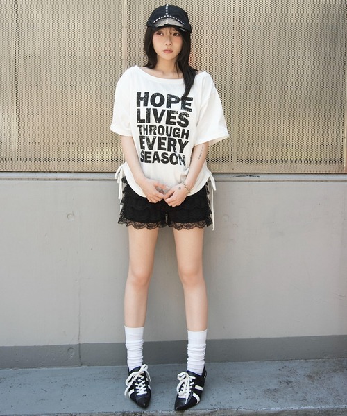 WEGO(ウィゴー)の「WEGO/【26年春夏新作】サイドドロストオフショルグラフィックT(Tシャツ/カットソー・レディース・ブラウン/ホワイト/スミクロ/イエロー・FREE)」の22枚目の写真