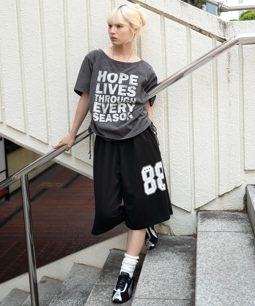 WEGO(ウィゴー)の「WEGO/【26年春夏新作】サイドドロストオフショルグラフィックT(Tシャツ/カットソー・レディース・ブラウン/ホワイト/スミクロ/イエロー/その他2/レッド/その他1/その他4/その他3/その他5・FREE)」の13枚目の写真