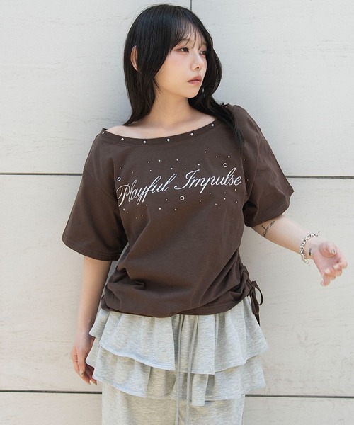 WEGO(ウィゴー)の「WEGO/【26年春夏新作】サイドドロストオフショルグラフィックT(Tシャツ/カットソー・レディース・ブラウン/ホワイト/スミクロ/イエロー・FREE)」の16枚目の写真