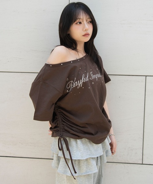 WEGO(ウィゴー)の「WEGO/【26年春夏新作】サイドドロストオフショルグラフィックT(Tシャツ/カットソー・レディース・ブラウン/ホワイト/スミクロ/イエロー・FREE)」の19枚目の写真
