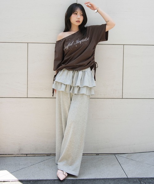 WEGO(ウィゴー)の「WEGO/【26年春夏新作】サイドドロストオフショルグラフィックT(Tシャツ/カットソー・レディース・ブラウン/ホワイト/スミクロ/イエロー・FREE)」の9枚目の写真