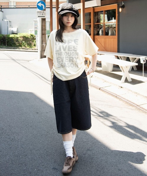 WEGO(ウィゴー)の「WEGO/【26年春夏新作】サイドドロストオフショルグラフィックT(Tシャツ/カットソー・レディース・ブラウン/ホワイト/スミクロ/イエロー・FREE)」の5枚目の写真