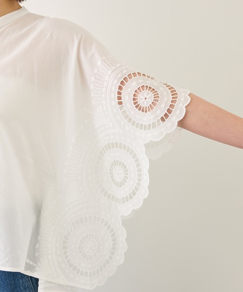 ROPE'(ロペ)の「INDIAコットンボイルシフリー刺繍ケープ(ポンチョ)ブラウス/セットアップ対応・イージーケア・二の腕カバー(シャツ/ブラウス・レディース・ブラック/ホワイト・FREE)」の8枚目の写真