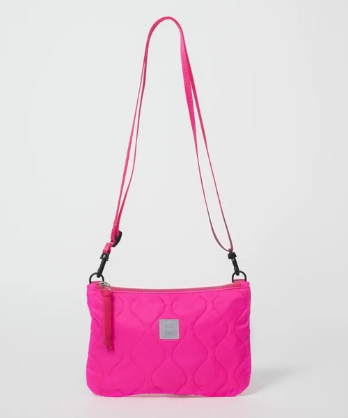 MIS(エムアイエス)の「【MIS】MILITARY QUILTED SACOSCH / ミリタリーキルトサコッシュ(ショルダーバッグ・レディース・ブルー/イエロー/ブラック/ピンク/グリーン/ベージュ・FREE)」の6枚目の写真