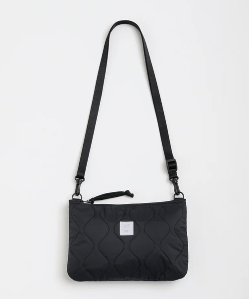 MIS(エムアイエス)の「【MIS】MILITARY QUILTED SACOSCH / ミリタリーキルトサコッシュ(ショルダーバッグ・レディース・ブルー/イエロー/ブラック/ピンク/グリーン/ベージュ・FREE)」の7枚目の写真