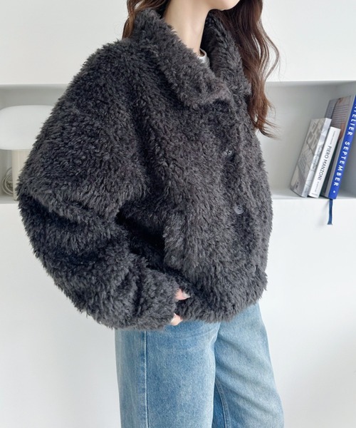umune(ウムネ)の「暖かさも可愛さもこれ一枚♪スタンド衿のもこもこボアアウター(ブルゾン・レディース・グレー/モカ・FREE)」の19枚目の写真