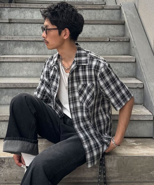 CIAOPANIC（チャオパニック）の「スタッズボタンオンブレチェックシャツ（シャツ/ブラウス・メンズ・ブラック/サックスブルー・LARGE/MEDIUM）」の2枚目の写真