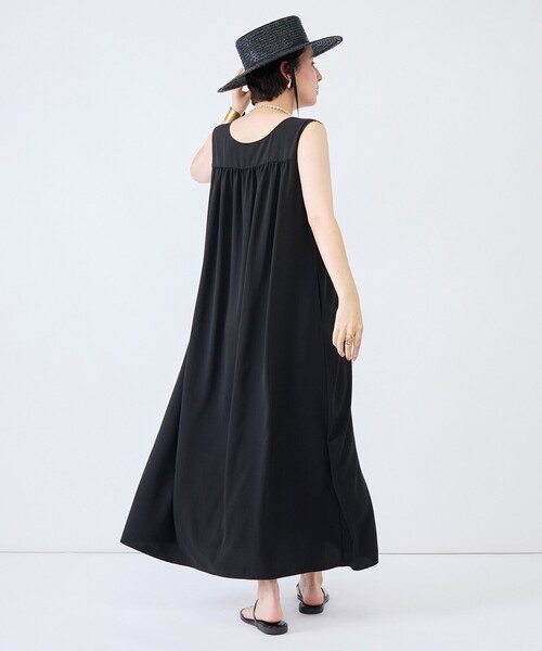 NOLLEY’S（ノーリーズ）の「《接触冷感/防シワ/UVカット》多機能ジョーゼット2WAYイージーワンピース（ワンピース・レディース・カーキ/ブラック・1/2）」の9枚目の写真