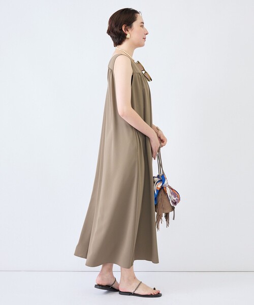 NOLLEY’S（ノーリーズ）の「《接触冷感/防シワ/UVカット》多機能ジョーゼット2WAYイージーワンピース（ワンピース・レディース・カーキ/ブラック・1/2）」の14枚目の写真