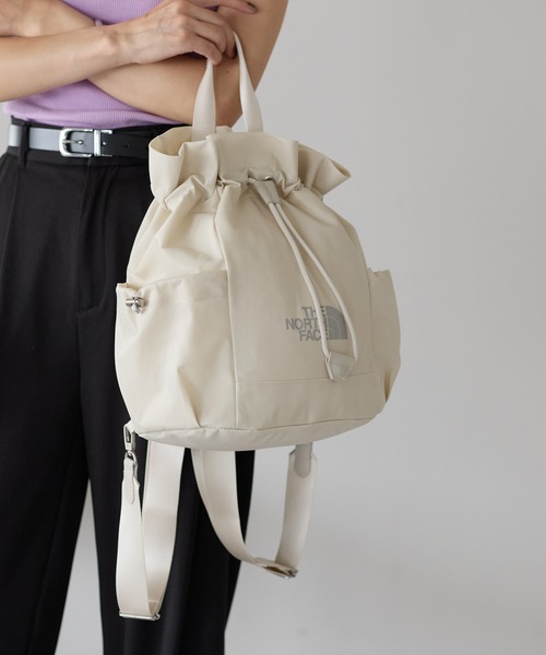 THE NORTH FACE(ザノースフェイス)の「【THE NORTH FACE/ザ・ノースフェイス】5WAY 巾着ショルダーバッグ/リュック/バックパック/W LIGHT BONNEY PACK/ユニセックス(バックパック/リュック・レディース・ホワイト/ブラック・FREE)」の9枚目の写真
