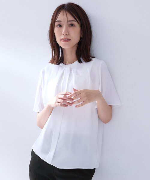 UNTITLED(アンタイトル)の「【洗える/スーツインナー】サテンジョーゼットブラウス(シャツ/ブラウス・レディース・ネイビー/ライトグレー/ホワイト・02/03/01)」の6枚目の写真