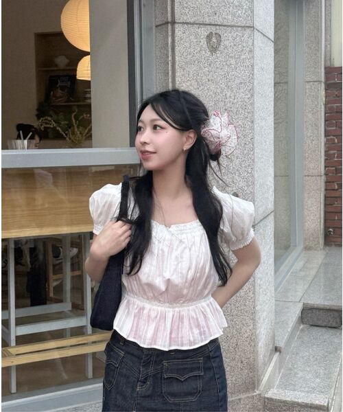 ZEROSTREET(ゼロストリート)の「レースシャーリングブラウス / ホワイト(シャツ/ブラウス・レディース・ホワイト・MEDIUM/SMALL)」の6枚目の写真