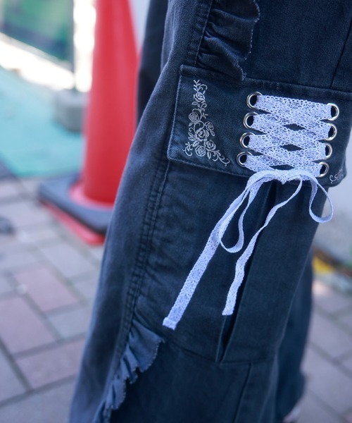 myu:loret(ミュウロレット)の「レースフリルデニムバレルパンツ(デニムパンツ・レディース・ケミカルウォッシュ/グレー・FREE)」の6枚目の写真