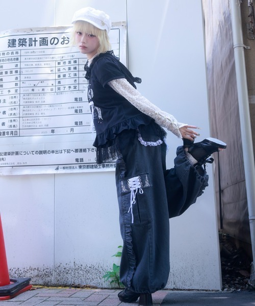 myu:loret(ミュウロレット)の「レースフリルデニムバレルパンツ(デニムパンツ・レディース・ケミカルウォッシュ/グレー・FREE)」の7枚目の写真