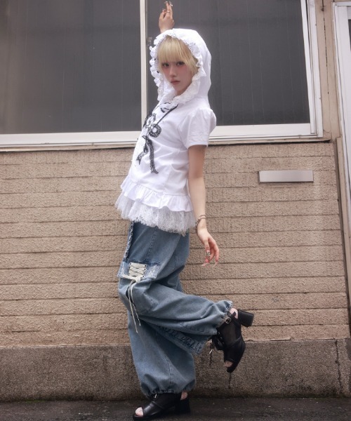 myu:loret(ミュウロレット)の「レースフリルデニムバレルパンツ(デニムパンツ・レディース・ケミカルウォッシュ/グレー・FREE)」の11枚目の写真