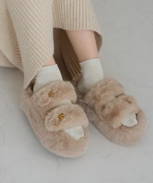 ふわふわファー厚底ゴールドモチーフサンダル