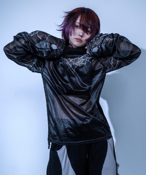 Gamchu（ガムチュ）の「『Gamchu/ガムチュ』ボクは蛛絡獣の幻皮のつもり。ラメシアートップス（Tシャツ/カットソー・レディース・ブラック/グレー・FREE）」の4枚目の写真