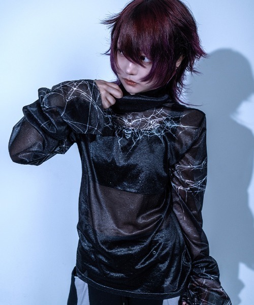 Gamchu（ガムチュ）の「『Gamchu/ガムチュ』ボクは蛛絡獣の幻皮のつもり。ラメシアートップス（Tシャツ/カットソー・レディース・ブラック/グレー・FREE）」の5枚目の写真