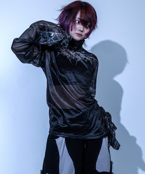 Gamchu（ガムチュ）の「『Gamchu/ガムチュ』ボクは蛛絡獣の幻皮のつもり。ラメシアートップス（Tシャツ/カットソー・レディース・ブラック/グレー・FREE）」の6枚目の写真