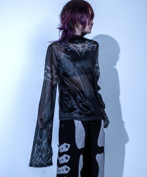 Gamchu（ガムチュ）の「『Gamchu/ガムチュ』ボクは蛛絡獣の幻皮のつもり。ラメシアートップス（Tシャツ/カットソー・レディース・ブラック/グレー・FREE）」の7枚目の写真