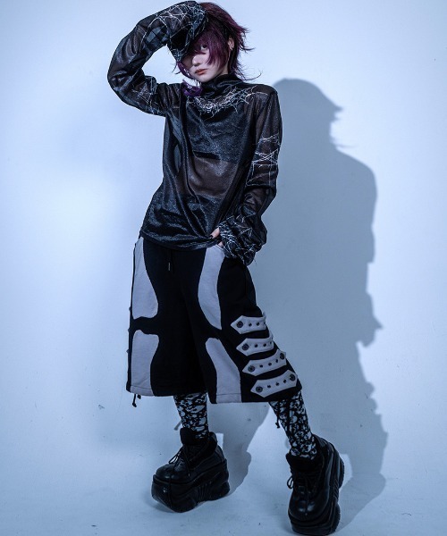 Gamchu（ガムチュ）の「『Gamchu/ガムチュ』ボクは蛛絡獣の幻皮のつもり。ラメシアートップス（Tシャツ/カットソー・レディース・ブラック/グレー・FREE）」の11枚目の写真