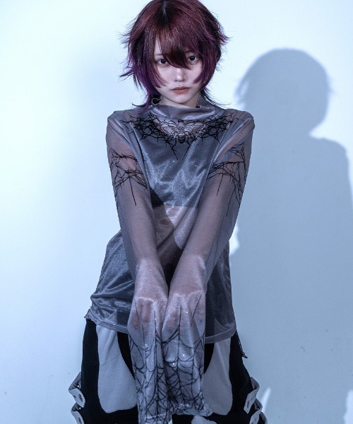 Gamchu（ガムチュ）の「『Gamchu/ガムチュ』ボクは蛛絡獣の幻皮のつもり。ラメシアートップス（Tシャツ/カットソー・レディース・ブラック/グレー・FREE）」の14枚目の写真