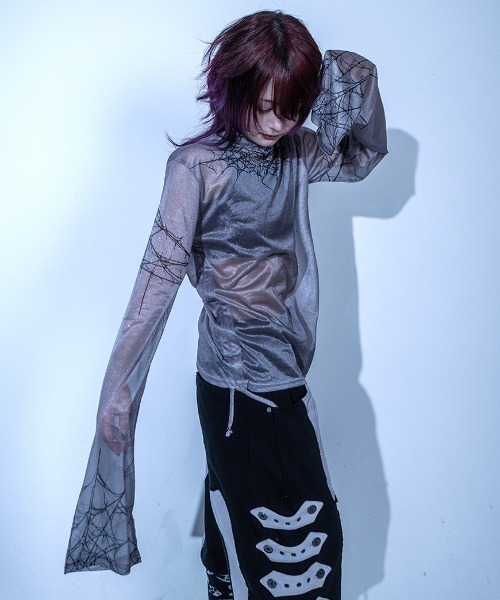 Gamchu（ガムチュ）の「『Gamchu/ガムチュ』ボクは蛛絡獣の幻皮のつもり。ラメシアートップス（Tシャツ/カットソー・レディース・ブラック/グレー・FREE）」の15枚目の写真