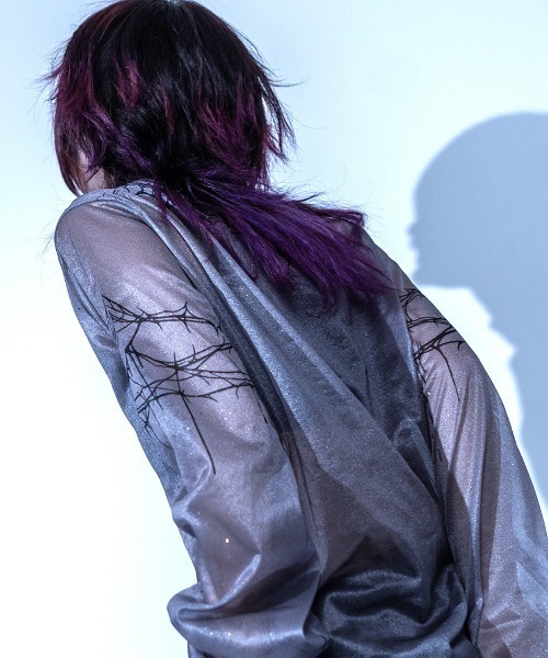 Gamchu（ガムチュ）の「『Gamchu/ガムチュ』ボクは蛛絡獣の幻皮のつもり。ラメシアートップス（Tシャツ/カットソー・レディース・ブラック/グレー・FREE）」の16枚目の写真