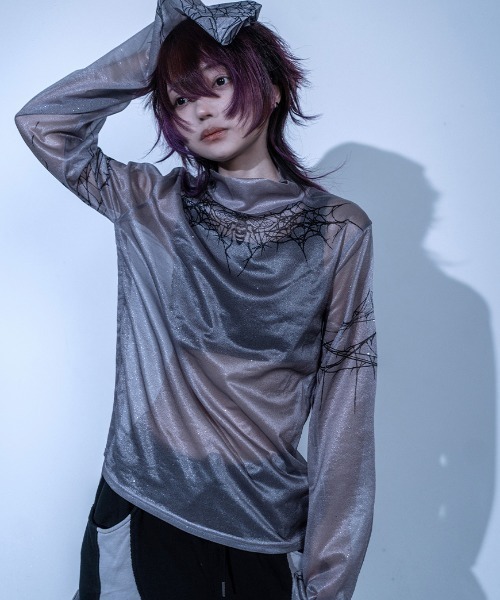 Gamchu（ガムチュ）の「『Gamchu/ガムチュ』ボクは蛛絡獣の幻皮のつもり。ラメシアートップス（Tシャツ/カットソー・レディース・ブラック/グレー・FREE）」の17枚目の写真