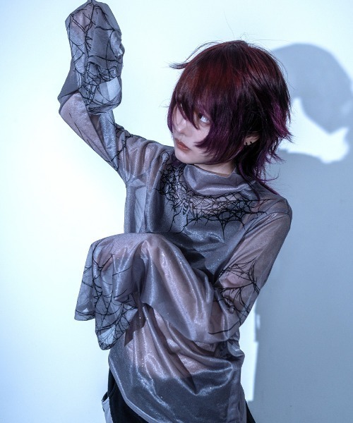 Gamchu（ガムチュ）の「『Gamchu/ガムチュ』ボクは蛛絡獣の幻皮のつもり。ラメシアートップス（Tシャツ/カットソー・レディース・ブラック/グレー・FREE）」の19枚目の写真
