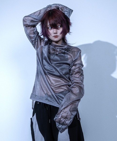 Gamchu（ガムチュ）の「『Gamchu/ガムチュ』ボクは蛛絡獣の幻皮のつもり。ラメシアートップス（Tシャツ/カットソー・レディース・ブラック/グレー・FREE）」の21枚目の写真