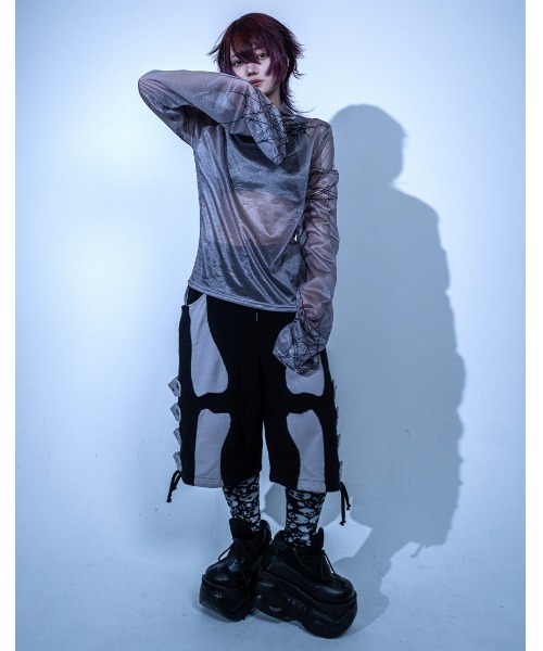 Gamchu（ガムチュ）の「『Gamchu/ガムチュ』ボクは蛛絡獣の幻皮のつもり。ラメシアートップス（Tシャツ/カットソー・レディース・ブラック/グレー・FREE）」の22枚目の写真