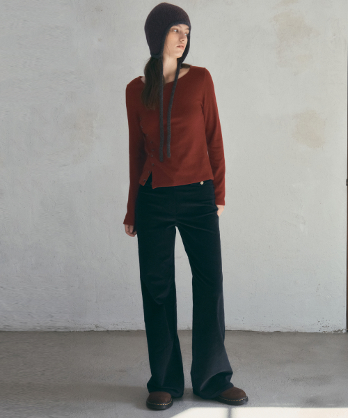 OURNOSTALGIA(アワー ノスタルジア)の「Twin Flap Corduroy Pants_Black(O25-PT15)(その他パンツ・レディース・ブラック・MEDIUM/SMALL)」の3枚目の写真