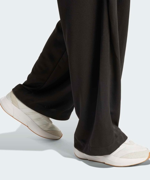 adidas(アディダス)の「ティロ スリーストライプス プリーツ パンツ / アディダス adidas(その他パンツ・レディース・ブラック・XX-LARGE/LARGE/MEDIUM/SMALL/X-LARGE/X-SMALL)」の5枚目の写真
