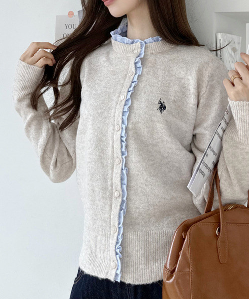 U.S. POLO ASSN.(ユーエスポロアッスン)の「【Ada.別注 U.S. POLO ASSN.】 異素材 シャツ フリル ドッキング ニット カーディガン(カーディガン/ボレロ・レディース・ネイビー/グレー/ベージュ・M/L)」の11枚目の写真