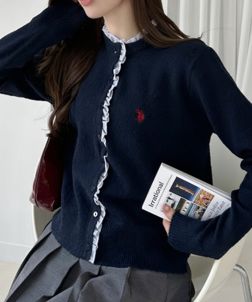U.S. POLO ASSN.(ユーエスポロアッスン)の「【Ada.別注 U.S. POLO ASSN.】 異素材 シャツ フリル ドッキング ニット カーディガン(カーディガン/ボレロ・レディース・ネイビー/グレー/ベージュ・M/L)」の12枚目の写真