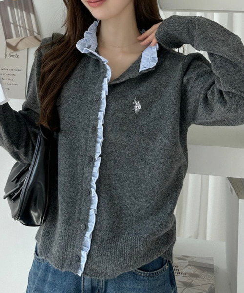 U.S. POLO ASSN.(ユーエスポロアッスン)の「【Ada.別注 U.S. POLO ASSN.】 異素材 シャツ フリル ドッキング ニット カーディガン(カーディガン/ボレロ・レディース・ネイビー/グレー/ベージュ・M/L)」の19枚目の写真