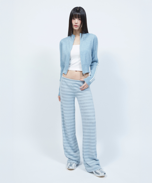 LMR(エルエムアール)の「ヘアリー レタリング トラック クロップ ニット ジップアップ BLUE(ニット/セーター・レディース・ブルー・FREE)」の13枚目の写真