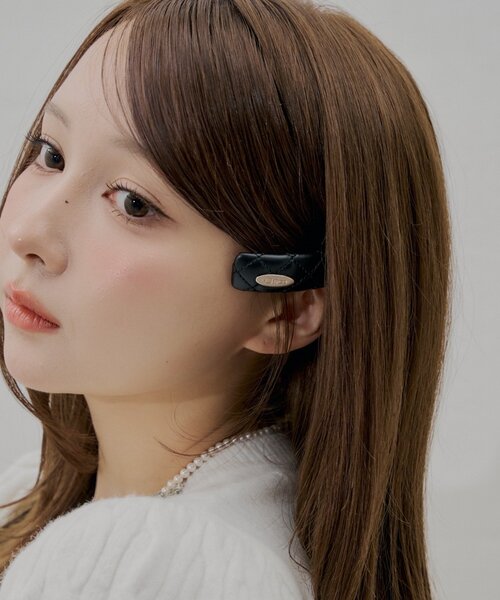 Chico(チコ)の「キルティングヘアピンセット(その他ヘアアクセサリー・レディース・ブラック/アイボリー・FREE)」の2枚目の写真
