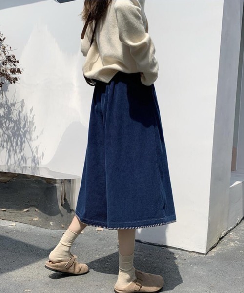 semplice(センプリチェ)の「秋冬向け コーデュロイワイドクロップパンツ(その他パンツ・レディース・ベージュ/ブラウン/ブルー/キャメル・F)」の20枚目の写真