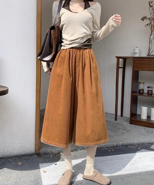 semplice(センプリチェ)の「秋冬向け コーデュロイワイドクロップパンツ(その他パンツ・レディース・ベージュ/ブラウン/ブルー/キャメル・F)」の8枚目の写真