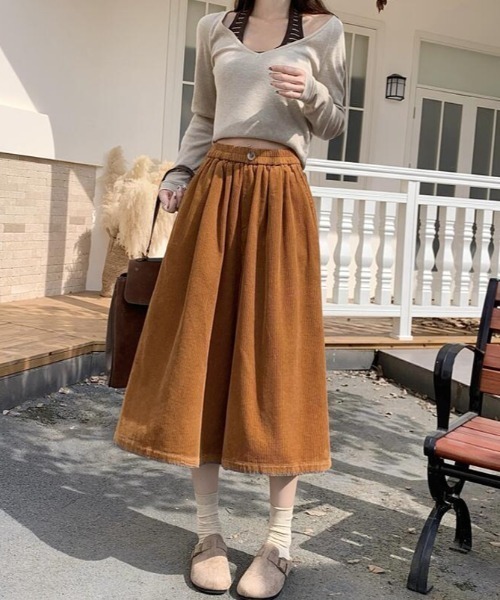 semplice(センプリチェ)の「秋冬向け コーデュロイワイドクロップパンツ(その他パンツ・レディース・ベージュ/ブラウン/ブルー/キャメル・F)」の6枚目の写真